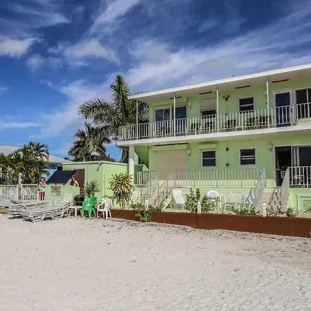 Kona Beach Club 110
